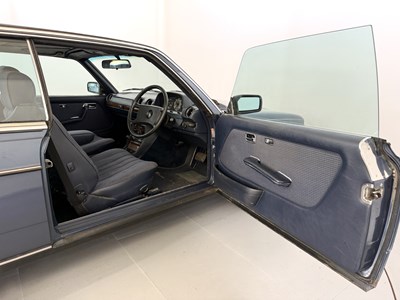 Lot 21 - 1983 Mercedes-Benz 280CE