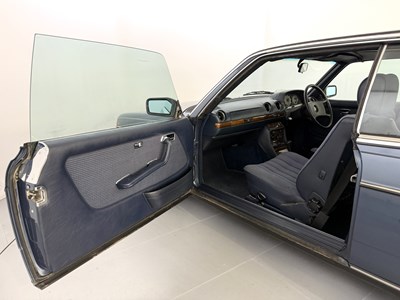 Lot 21 - 1983 Mercedes-Benz 280CE