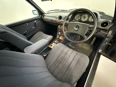 Lot 21 - 1983 Mercedes-Benz 280CE