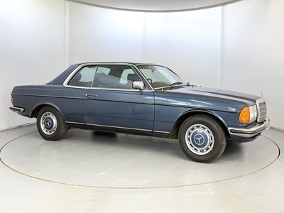 Lot 21 - 1983 Mercedes-Benz 280CE