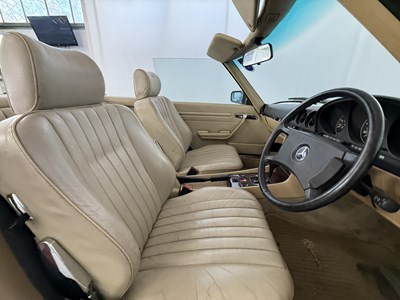 Lot 119 - 1988 Mercedes-Benz 420SL