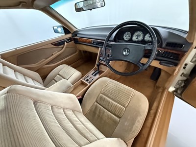 Lot 4 - 1982 Mercedes-Benz 500SEC
