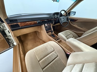 Lot 4 - 1982 Mercedes-Benz 500SEC