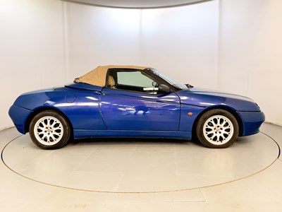 Lot 2000 Alfa Romeo Spider