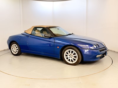 Lot 2000 Alfa Romeo Spider