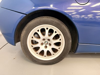 Lot 2000 Alfa Romeo Spider