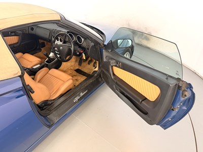 Lot 2000 Alfa Romeo Spider