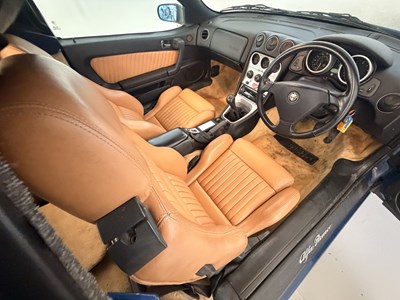 Lot 2000 Alfa Romeo Spider