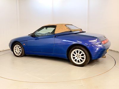 Lot 2000 Alfa Romeo Spider