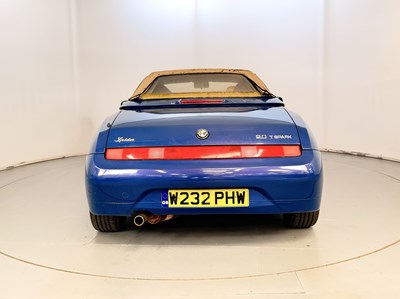 Lot 2000 Alfa Romeo Spider