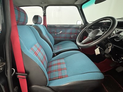 Lot 14 - 1995 Rover Mini Sidewalk