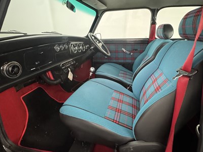 Lot 14 - 1995 Rover Mini Sidewalk