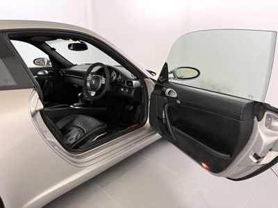 Lot 18 - 2005 Porsche 911 Carrera 2S