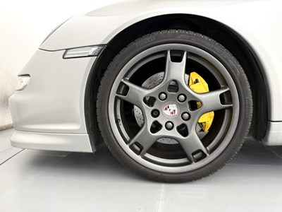 Lot 18 - 2005 Porsche 911 Carrera 2S