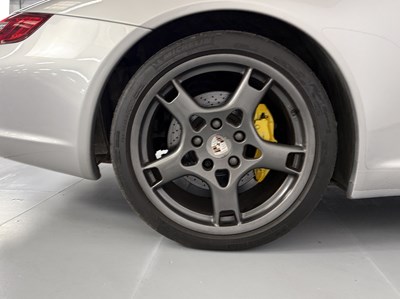 Lot 18 - 2005 Porsche 911 Carrera 2S