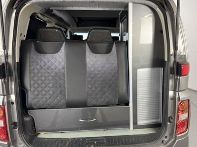 Lot 102 - 2009 Nissan Elgrand 4x4 Camper