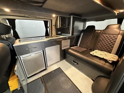 Lot 102 - 2009 Nissan Elgrand 4x4 Camper