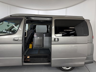 Lot 102 - 2009 Nissan Elgrand 4x4 Camper
