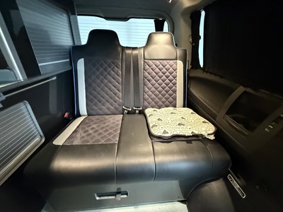 Lot 102 - 2009 Nissan Elgrand 4x4 Camper