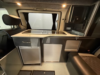 Lot 102 - 2009 Nissan Elgrand 4x4 Camper