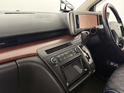 Lot 102 - 2009 Nissan Elgrand 4x4 Camper