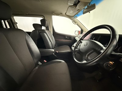 Lot 38 - 2005 Nissan Elgrand 4x4