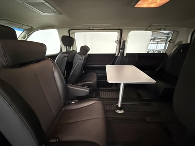 Lot 38 - 2005 Nissan Elgrand 4x4