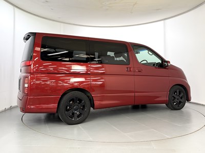 Lot 38 - 2005 Nissan Elgrand 4x4