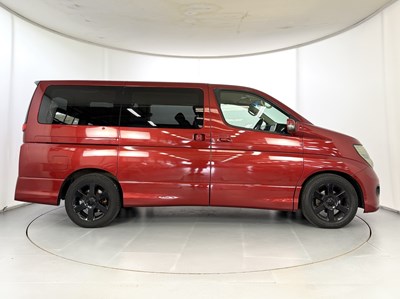 Lot 38 - 2005 Nissan Elgrand 4x4