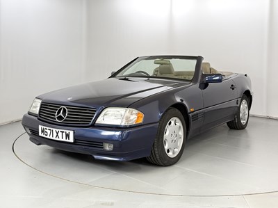 Lot 15 - 1995 Mercedes-Benz SL280