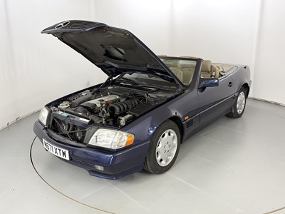 Lot 15 - 1995 Mercedes-Benz SL280