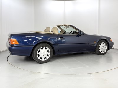 Lot 15 - 1995 Mercedes-Benz SL280