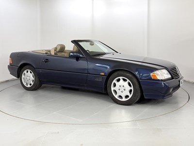 Lot 15 - 1995 Mercedes-Benz SL280