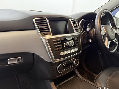 Lot 2013 Mercedes-Benz ML350 AMG Sport