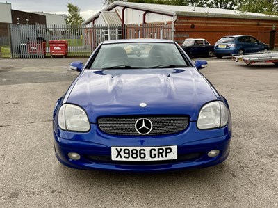 Lot 2000 Mercedes-Benz SLK230 - NO RESERVE
