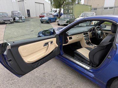 Lot 2000 Mercedes-Benz SLK230 - NO RESERVE