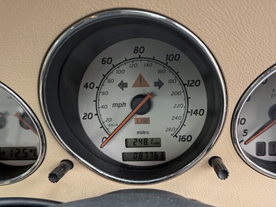 Lot 2000 Mercedes-Benz SLK230 - NO RESERVE