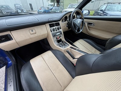 Lot 2000 Mercedes-Benz SLK230 - NO RESERVE