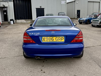 Lot 2000 Mercedes-Benz SLK230 - NO RESERVE