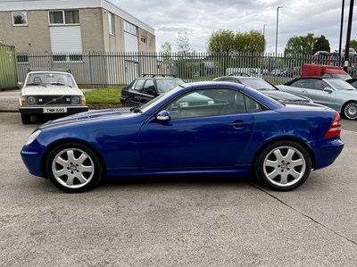 Lot 2000 Mercedes-Benz SLK230 - NO RESERVE