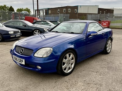 Lot 2000 Mercedes-Benz SLK230 - NO RESERVE