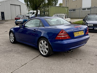 Lot 2000 Mercedes-Benz SLK230 - NO RESERVE