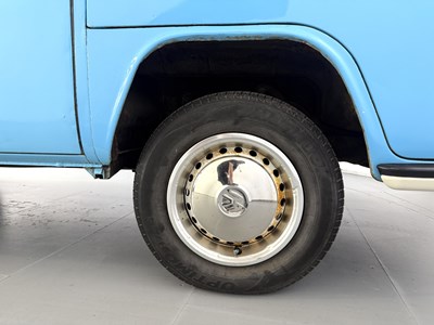 Lot 1972 Volkswagen T2