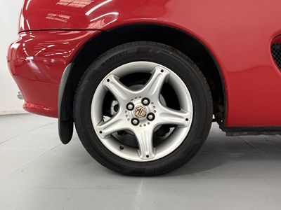 Lot 25 - 1997 MG F