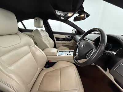 Lot 2015 Jaguar XFR