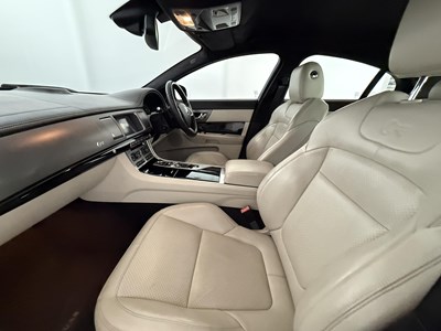 Lot 2015 Jaguar XFR