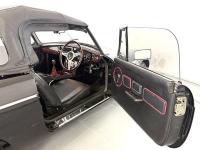 Lot 23 - 1973 MG B Roadster