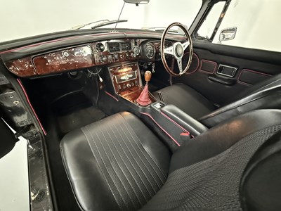 Lot 23 - 1973 MG B Roadster
