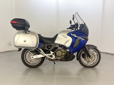 Lot 63 - 2004 Honda Varadero