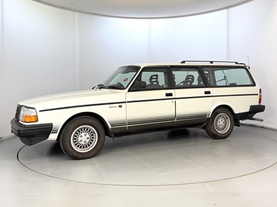 Lot 21 - 1993 Volvo 240 Torslanda